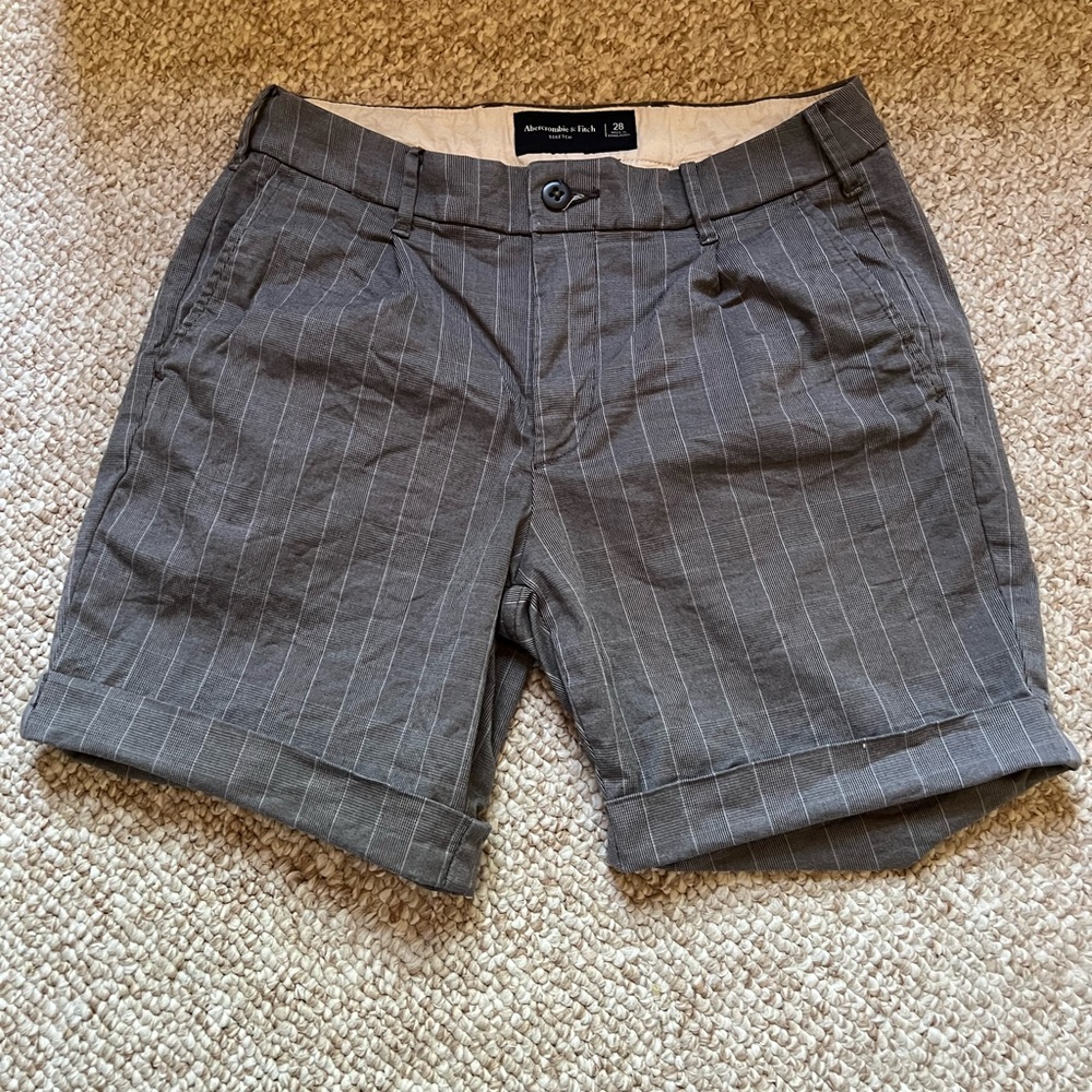 Retro Pleated Pinstripe A&F Shorts